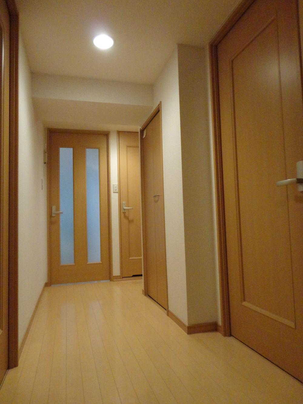 Entrance. It has been replaced from the joinery!