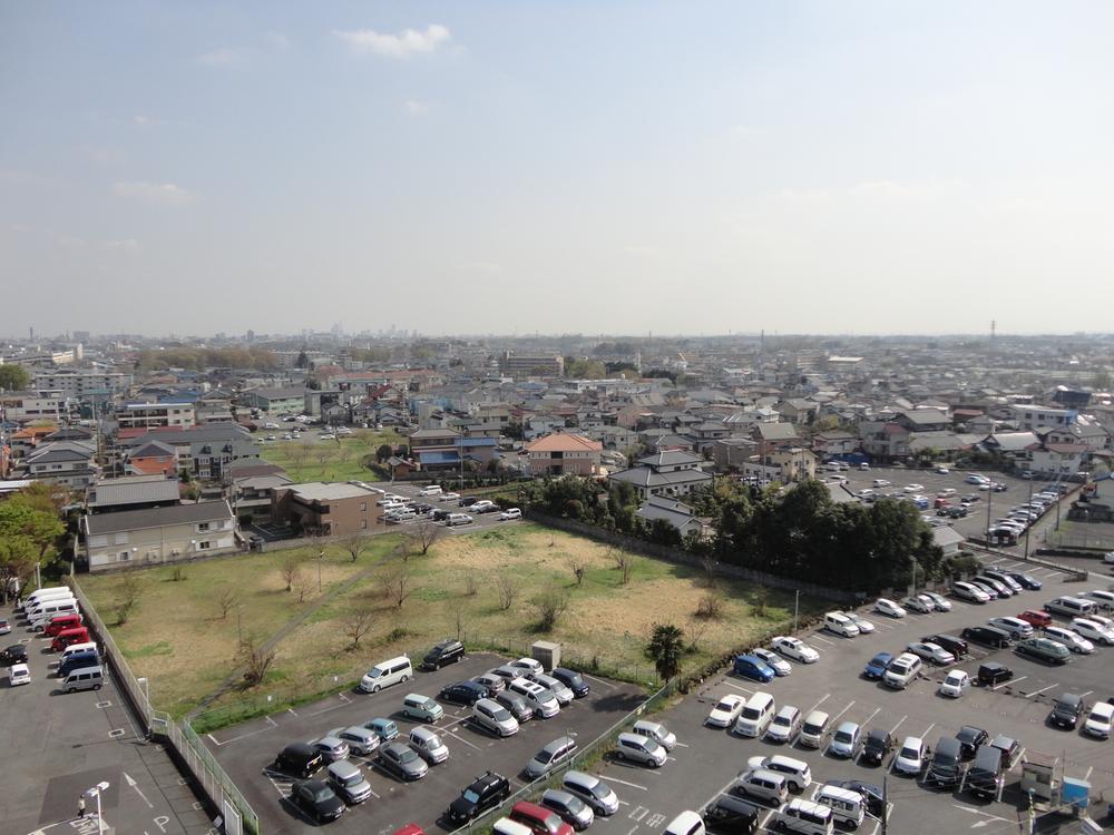 View photos from the dwelling unit. Because it is a high floor, Fireworks display also will be your appreciation!