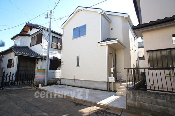 Local photos, including front road. 12 / 13 shooting Completion of framework