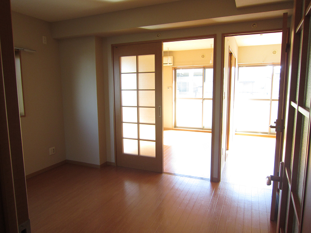 Other room space. dining