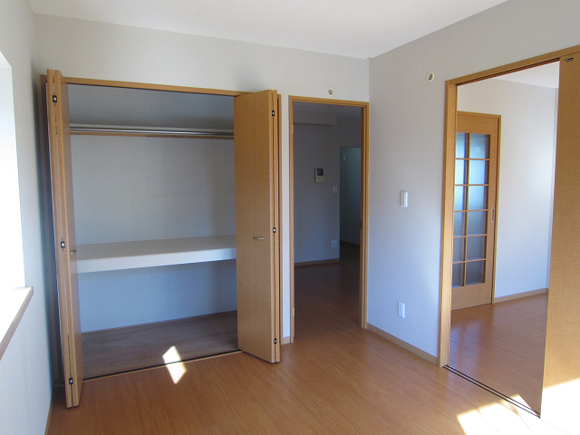 Other room space. Storage there is a depth