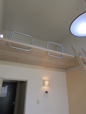 Living and room. Because there is a loft This room ceiling is a high sense of openness!