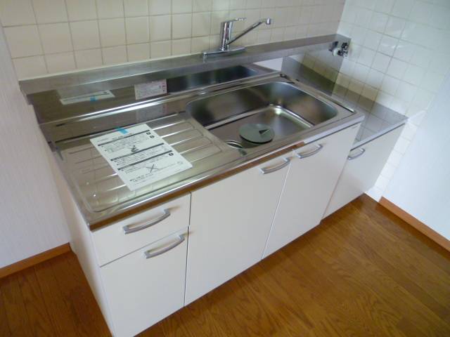 Kitchen. Easy-to-use single-lever faucet