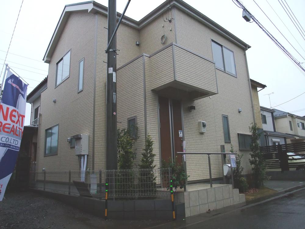 Local appearance photo. Local (12 May 2013) Shooting