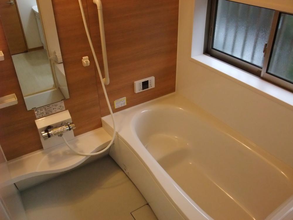 Bathroom. Local (12 May 2013) Shooting