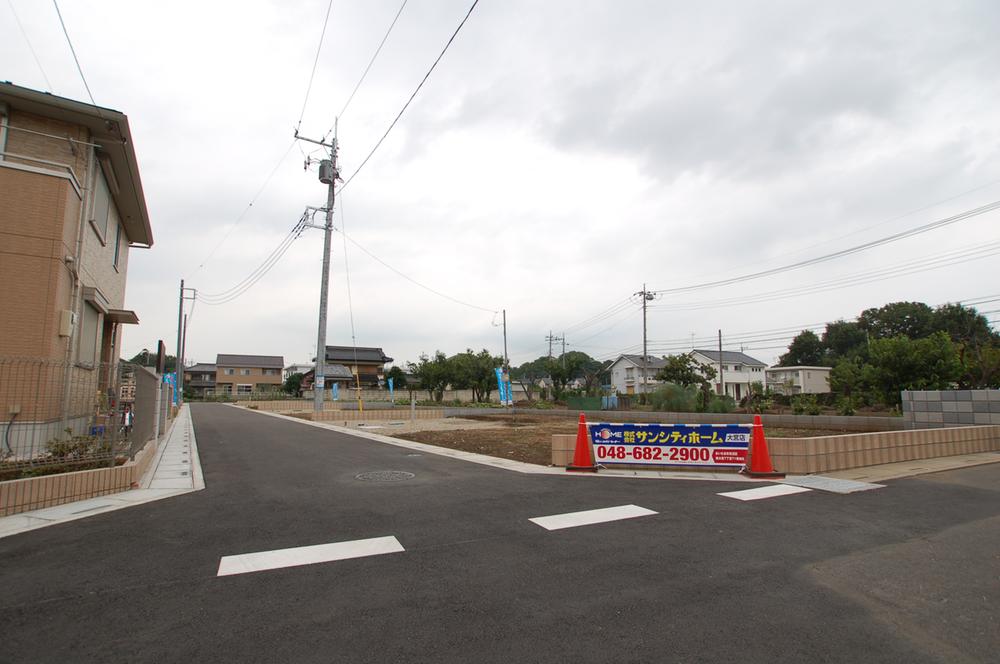 Local photos, including front road. First public property! Sequentially in the reception