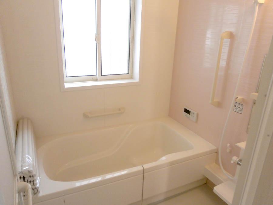 Bathroom. Was building completed. Such as the actual image from per yang, We have to wait all the time so you can see directly.