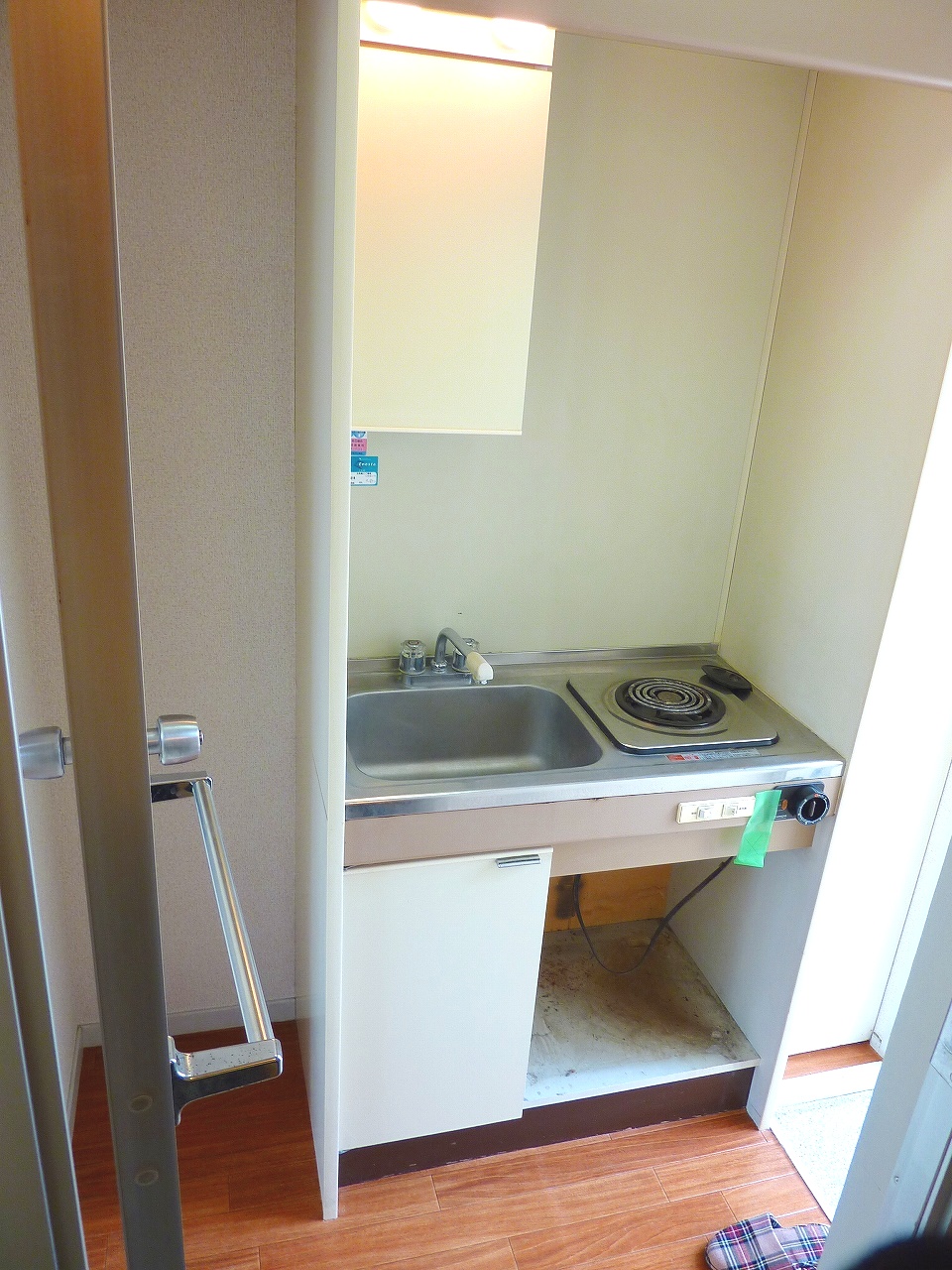 Kitchen. Kitchen electric stove type. 