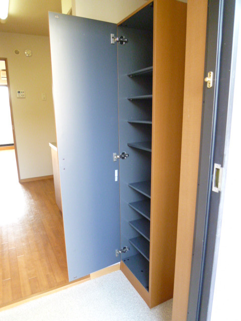 Other Equipment. Shoebox storage to be changed stepped is convenient unexpectedly plenty!