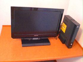 Living and room. Flat-screen TV equipped with!