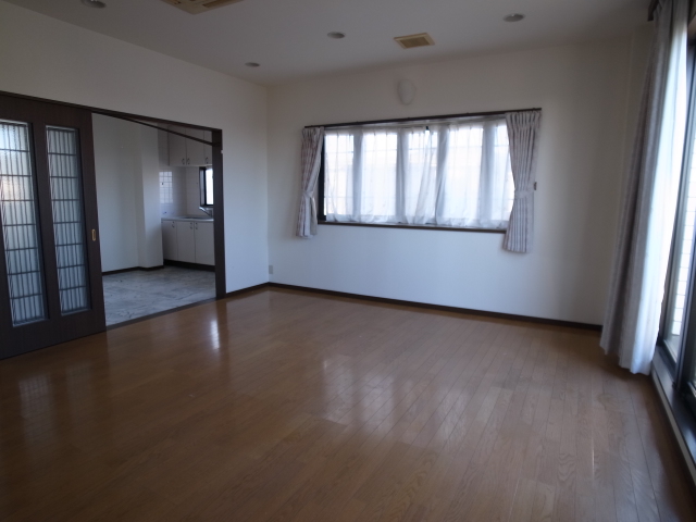 Other room space. 2 Kaiyoshitsu.