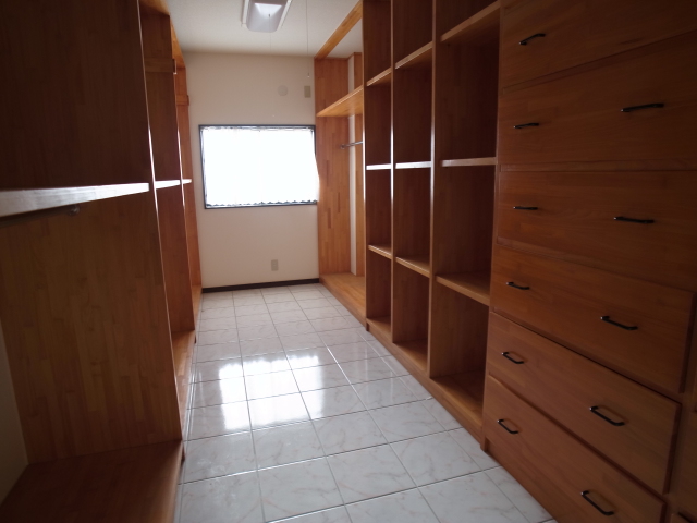 Receipt. There are also plenty of storage.