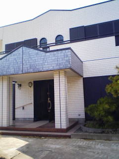 Building appearance. Entrance
