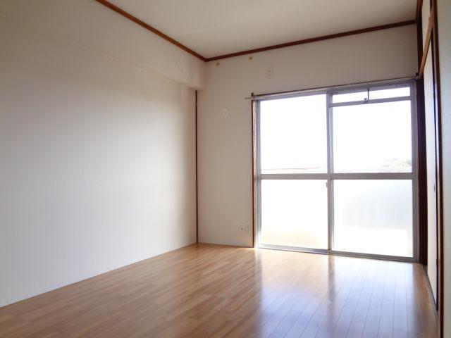 Living and room. It is also good ventilation at the third floor.