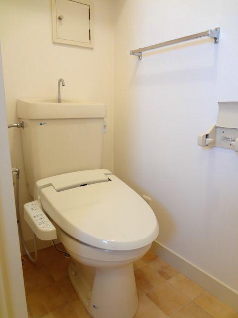 Toilet. Washlet is with.