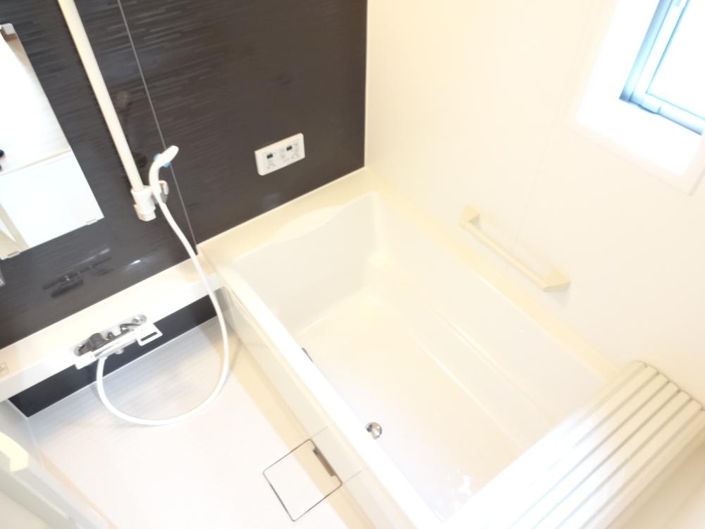 Bathroom. Indoor (11 May 2013) Shooting