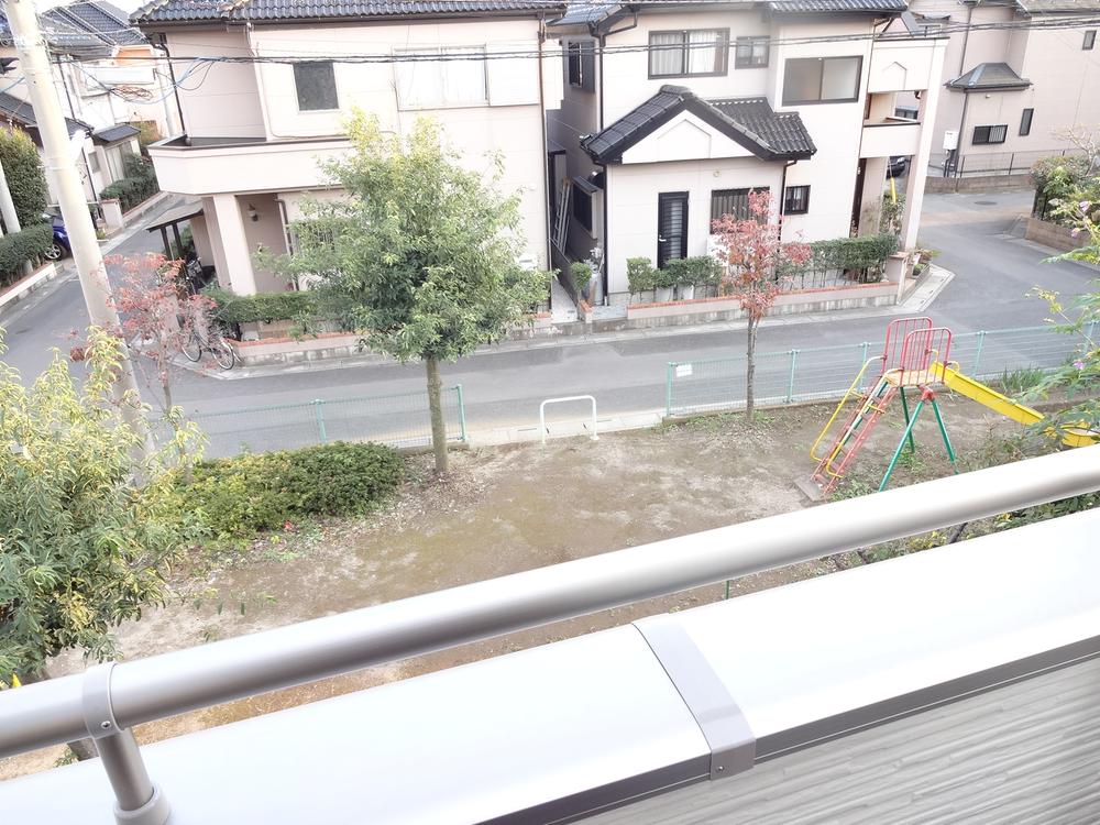 View photos from the dwelling unit. View from the site (November 2013) Shooting