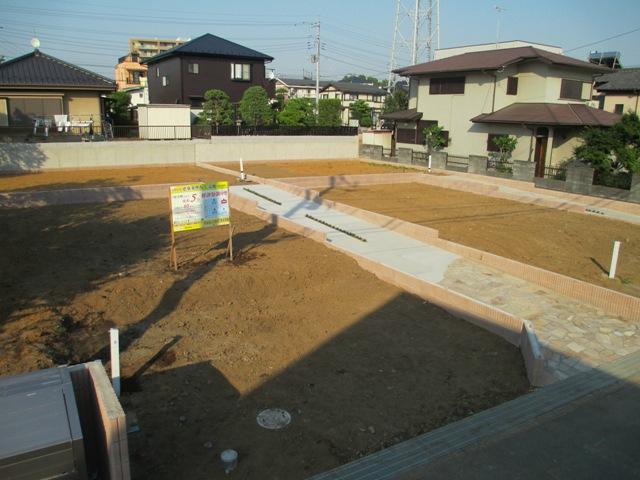 Local photos, including front road. Local (June 2013) Shooting