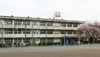 Junior high school. Changwon 930m until junior high school
