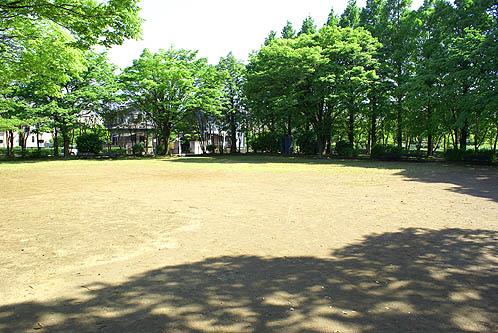 park. Gobain 90m to the first park-cho