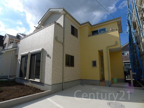 Local appearance photo. 5 Building