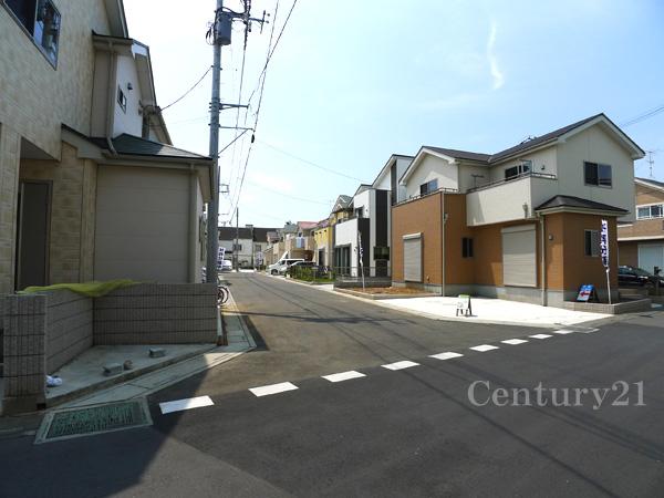 Local photos, including front road. Local (August 2013) Shooting