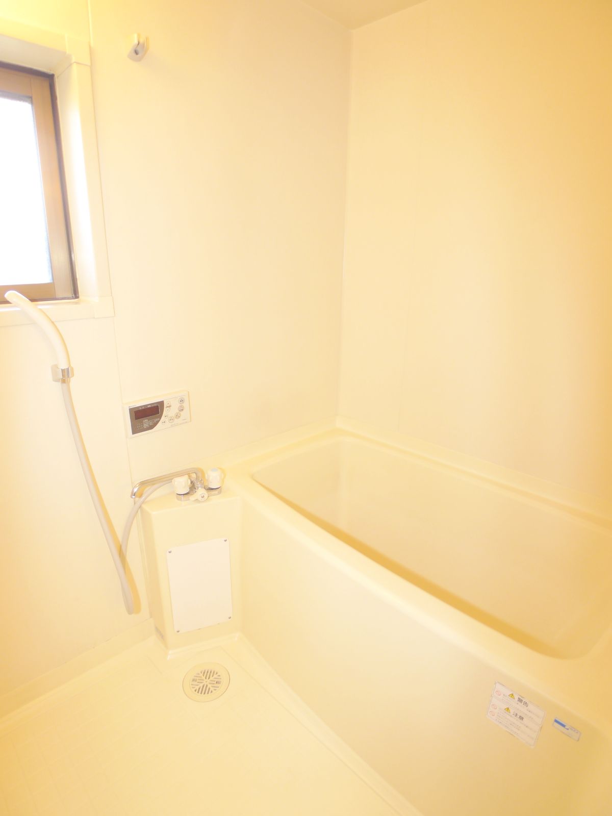 Bath. Reheating hot water supply