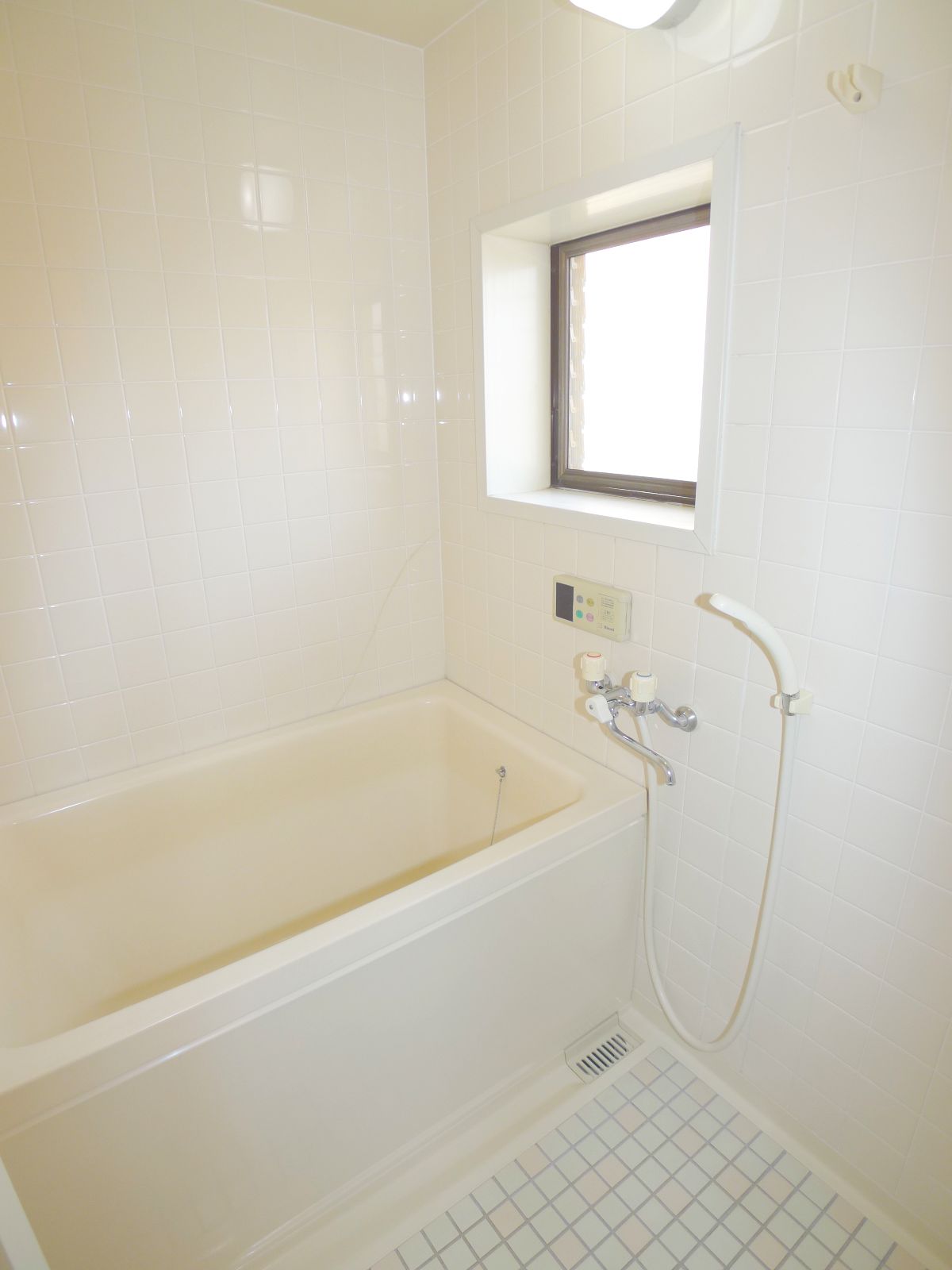 Bath. Reheating hot water supply