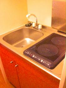 Kitchen. Peace of mind even for the first time living alone since the electric stove ・ It is safe.