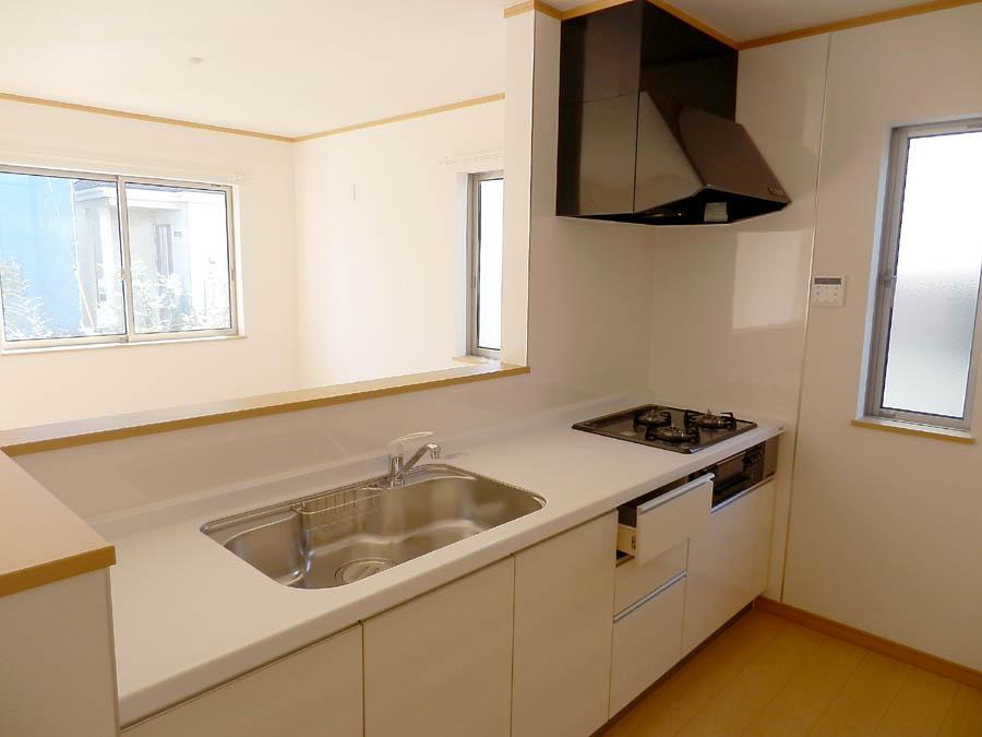 Kitchen. Was building completed. Such as the actual image from per yang, We have to wait all the time so you can see directly.