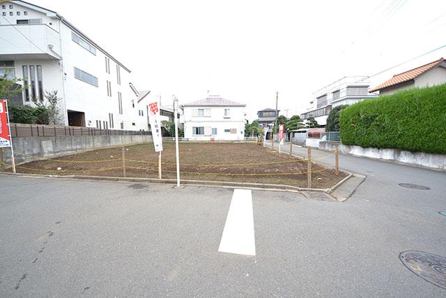 Local photos, including front road. Local (10 May 2013) Shooting