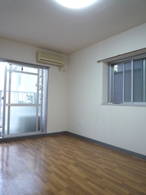 Living and room. Two-sided lighting per corner room