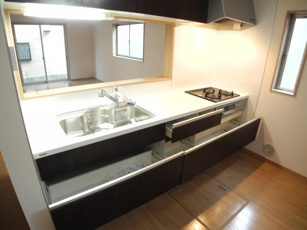 Kitchen. Indoor (11 May 2013) Shooting