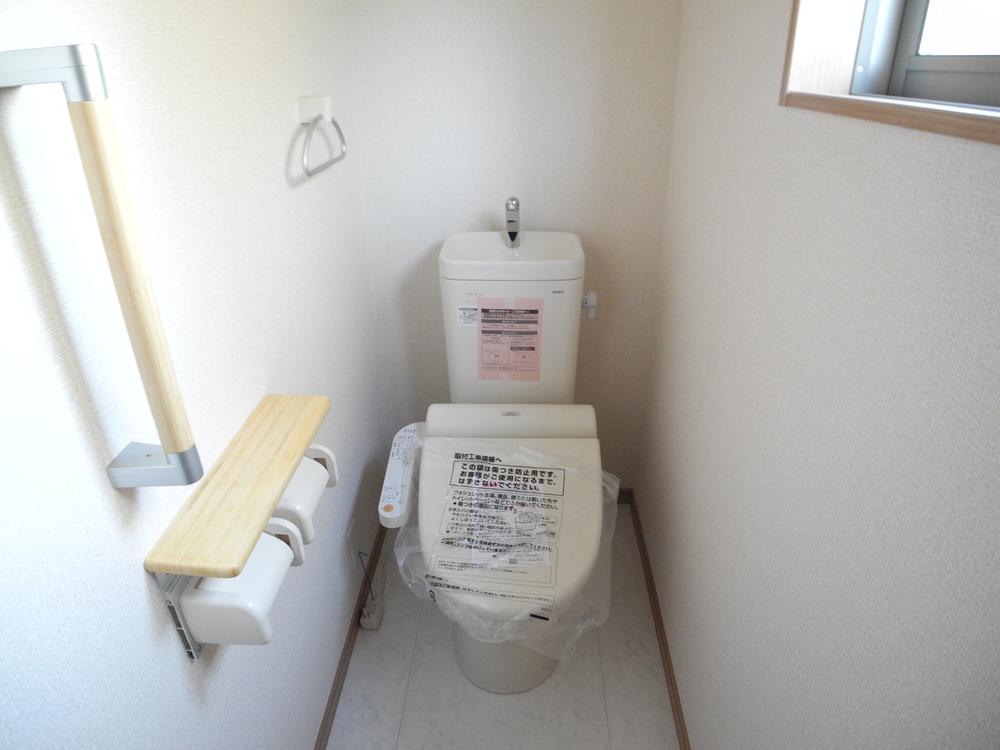 Toilet. Indoor (11 May 2013) Shooting