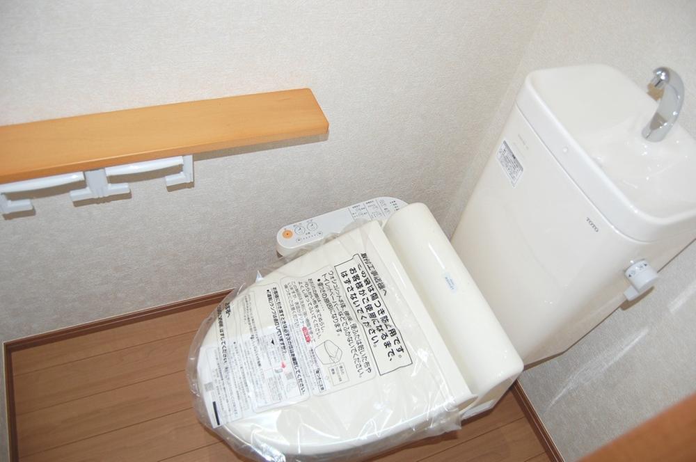 Toilet.  ☆ Clean cleaning function with hot water Toilets: 7 Building ☆ 