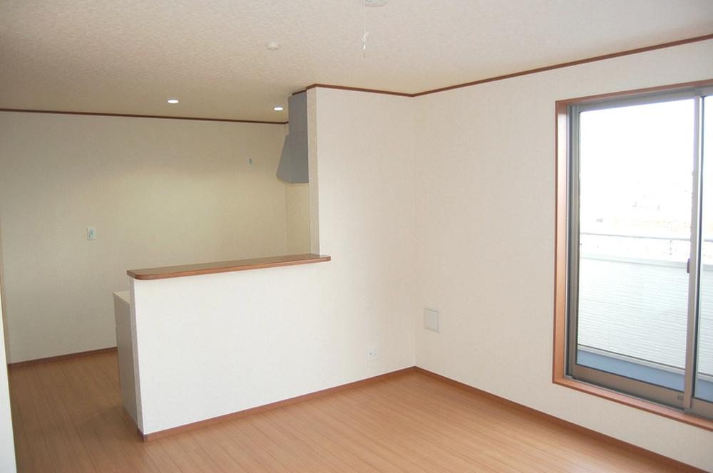 Living.  ☆ It was located in the three-way corner lot 4 Building ☆ 