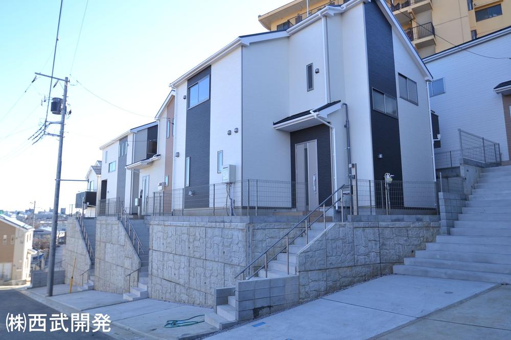 Local appearance photo. Local (12 May 2013) Shooting