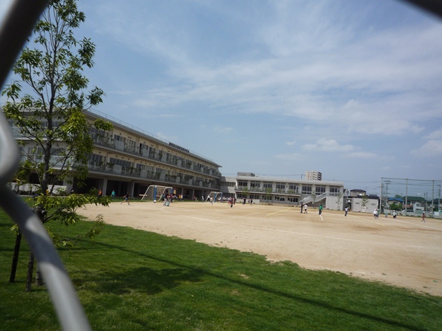 Primary school. 602m to Asaka Municipal Asaka fourth elementary school (elementary school)