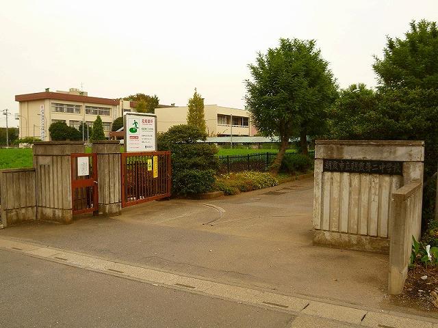 Junior high school. Asaka Municipal Asaka 1600m to the second junior high school