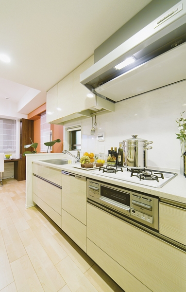 On top there is a window, Housework is also comfortable with the kitchen counter of the wide size