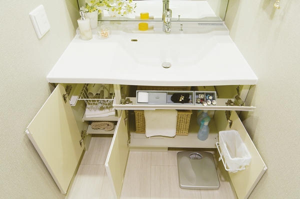 Wire basket, Shelf plate Hazuseru, Glove compartment, etc., Devising full of basin storage
