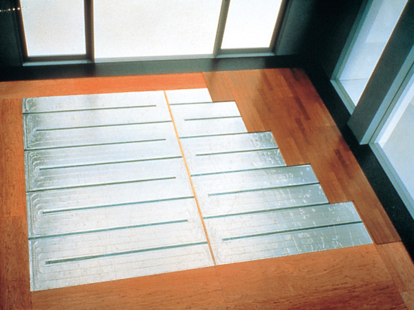 Other.  [TES Shikiyuka Heating] Living a safe hot water floor heating in the clean ・ Adopted in dining. It is soft and economical of warmth as compared to the electric. (Same specifications)