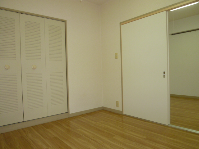 Living and room. Same property, It is a photograph of another room