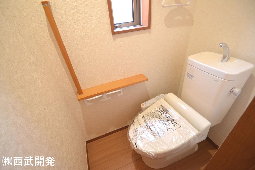 Toilet. Indoor (12 May 2013) Shooting