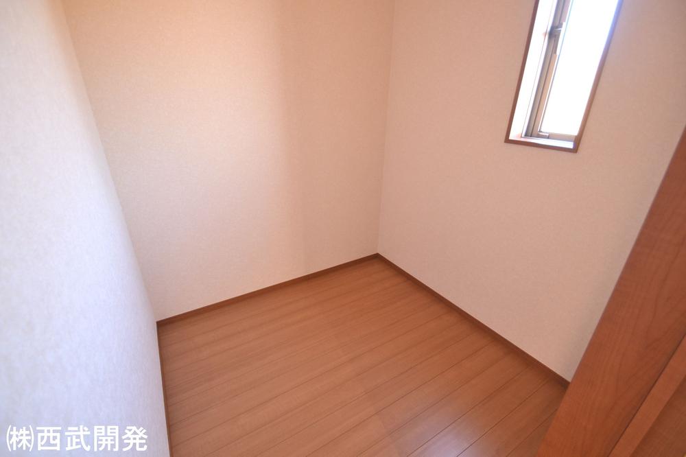 Receipt. 2F walk-in closet