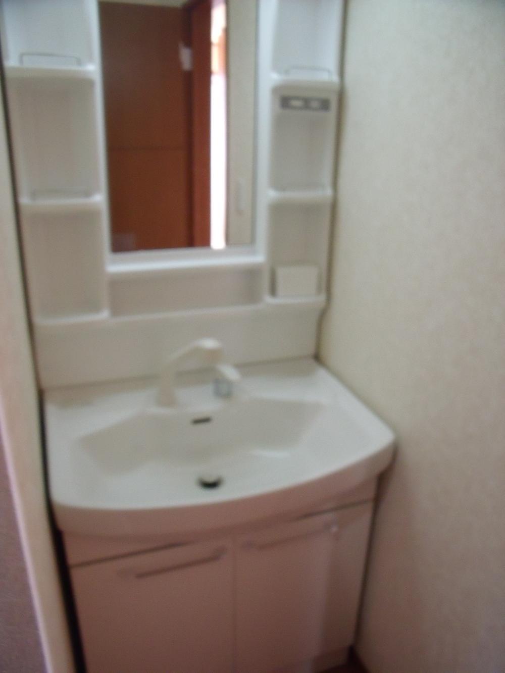 Wash basin, toilet. Indoor (11 May 2013) Shooting