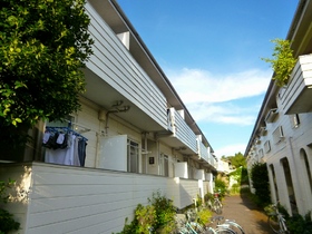 Building appearance. ◆ Sunny ◆