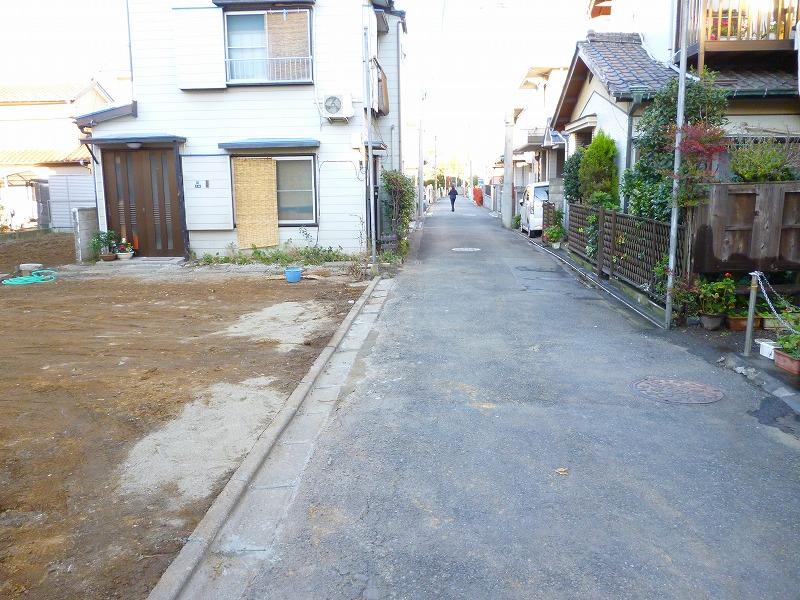 Local photos, including front road. Local (11 May 2013) Shooting