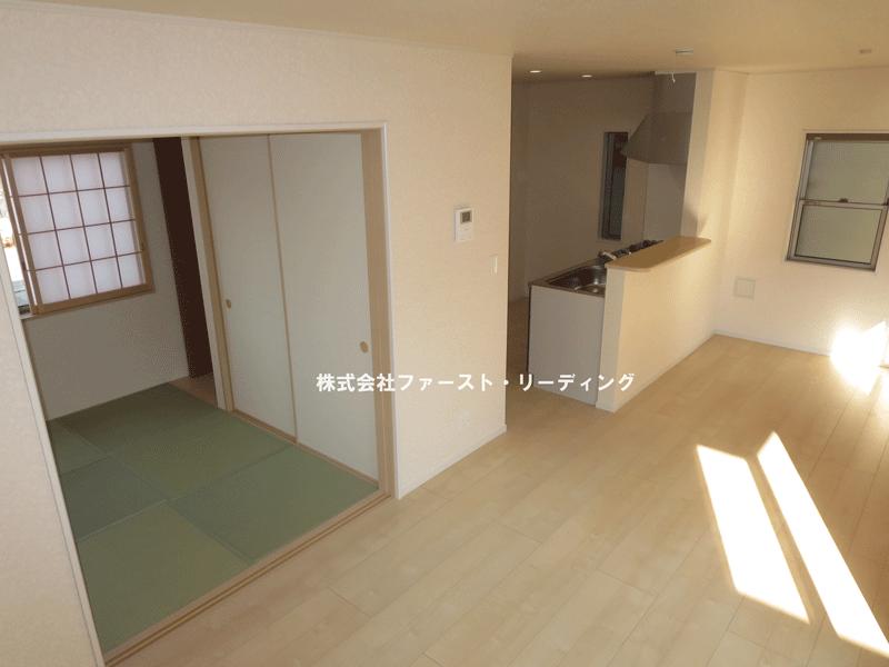 Living. By removing the partition of the Japanese-style you can you live comfortably as 22.3 quires LDK! (Same specification equipment)