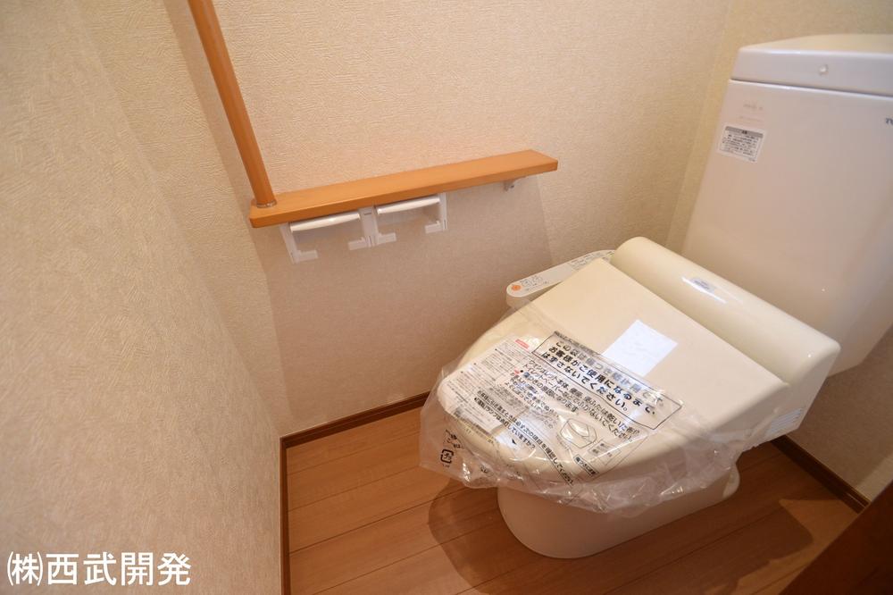 Toilet. Indoor (12 May 2013) Shooting